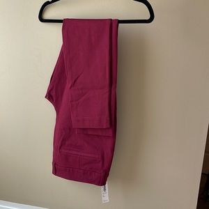 Old Navy NWT maroon ankle pixie pant